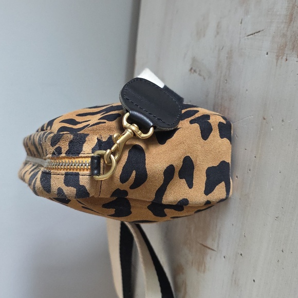 Clare V Midi Sac In Leopard Suede With Crossbody Strap - Picture 5 of 13